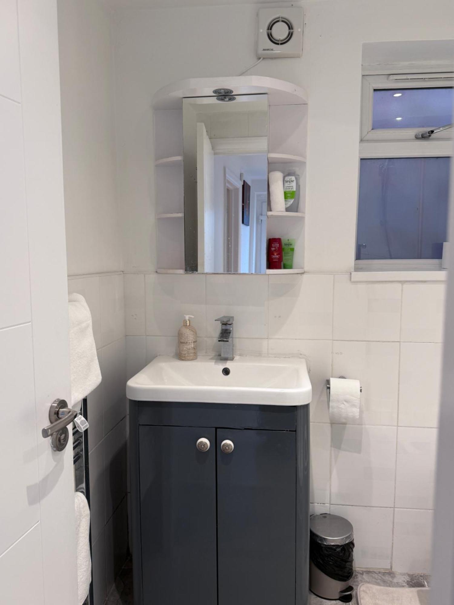 Cosy Guest Suite, West London Hounslow
