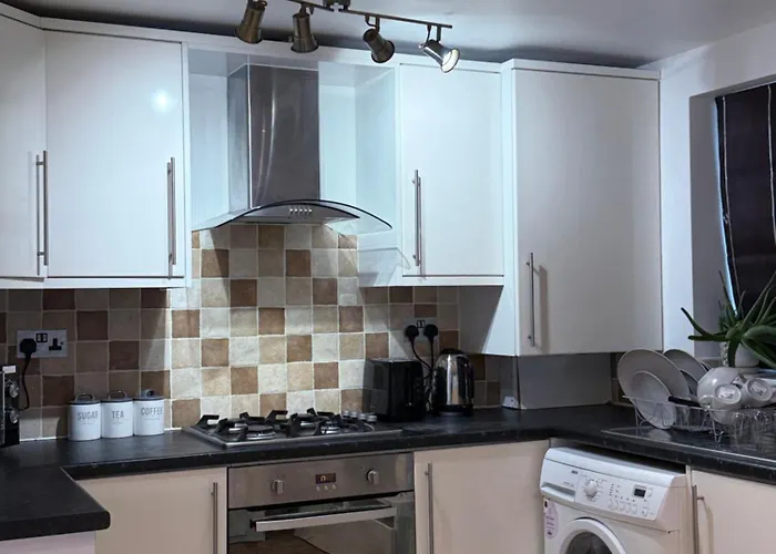 Cosy Guest Suite, West London